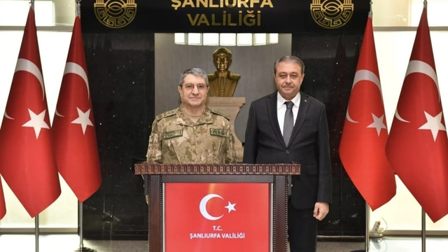 Kara Kuvvetleri Komutanı Orgeneral Bayraktaroğlu, Şanlıurfa Valisi Şıldak'ı ziyaret etti