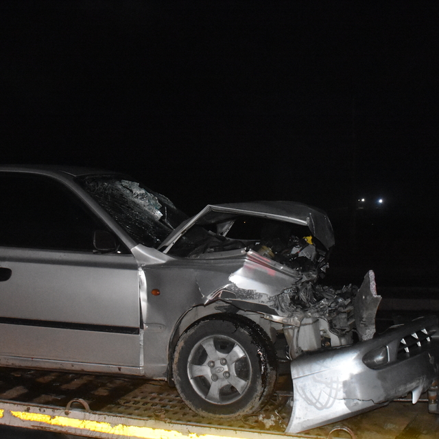 Afyonkarahisar'da otomobil ile tır çarpıştı, 7 kişi yaralandı