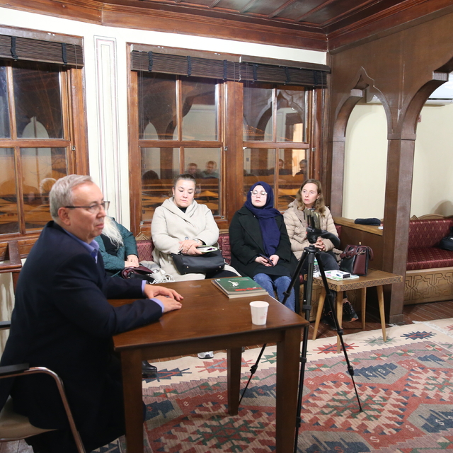 Edirne'de "Balkanlar ve Edirne" söyleşisi düzenlendi