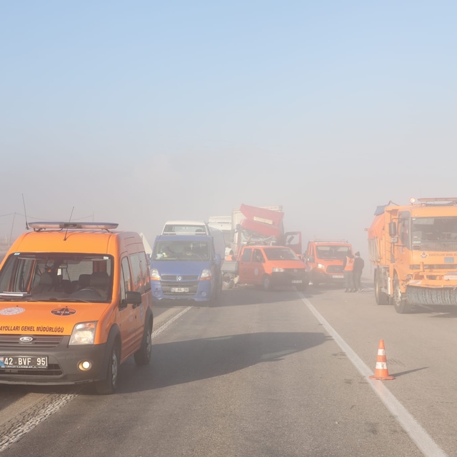 Konya'da zincirleme trafik kazasında 8 kişi yaralandı