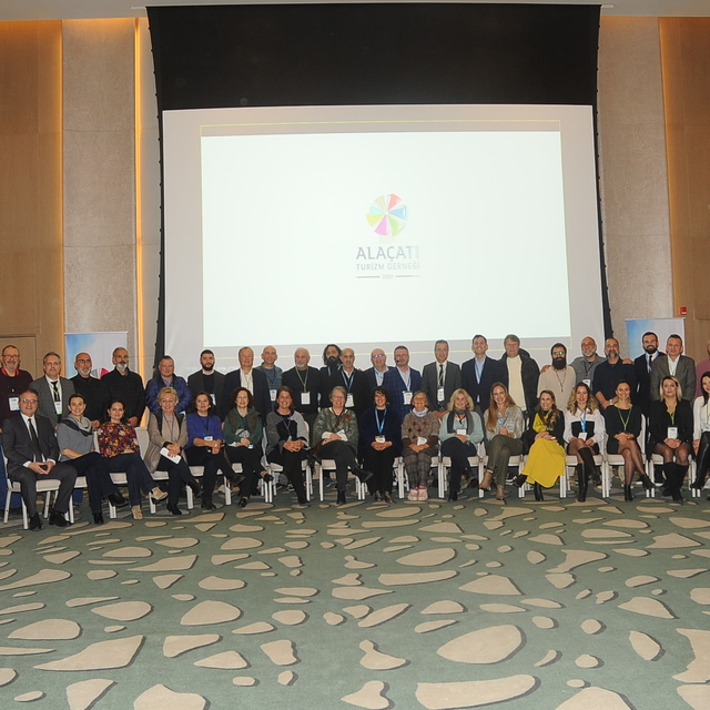 Alaçatılı turizmciler yıl değerlendirmesinde buluştu