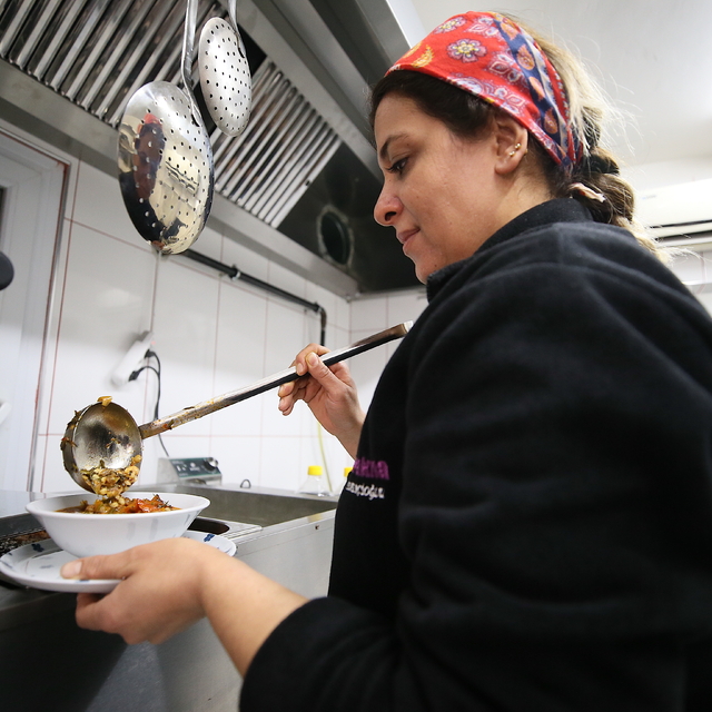 Gastronomi şehrinin lezzet ustası kadınları, Gaziantep'i vegan mutfağıyla ö...