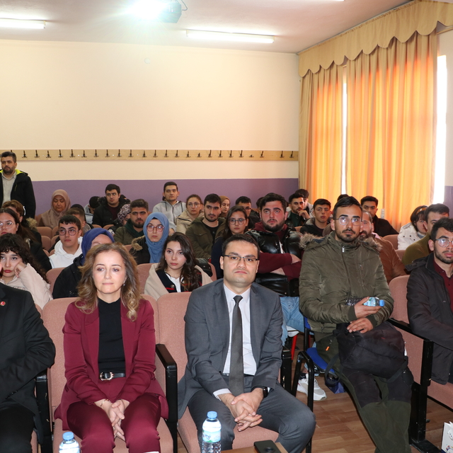 Sarayönü'nde "Doğa Dostu Doğalgaz" paneli düzenlendi