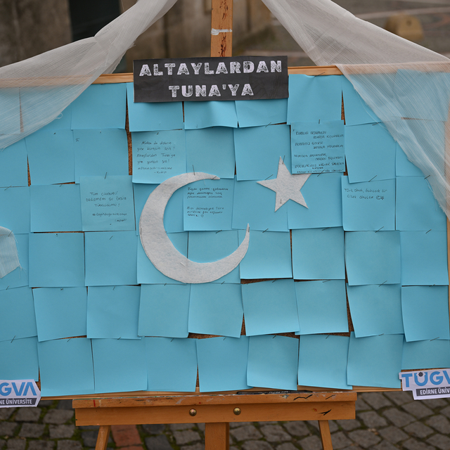 Edirne'de Doğu Türkistanlı yetimler yararına sergi ve kermes düzenlendi