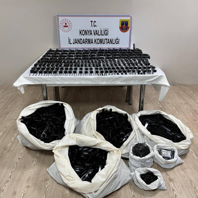 Konya'da silah kaçakçılığı operasyonunda yakalanan 3 zanlı tutuklandı
