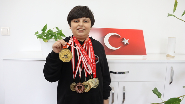 Amerikan Matematik Olimpiyatı'nda birinci olan Denizlili öğrenci yaşadığı gururu anlattı: