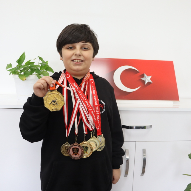 Amerikan Matematik Olimpiyatı'nda birinci olan Denizlili öğrenci yaşadığı g...