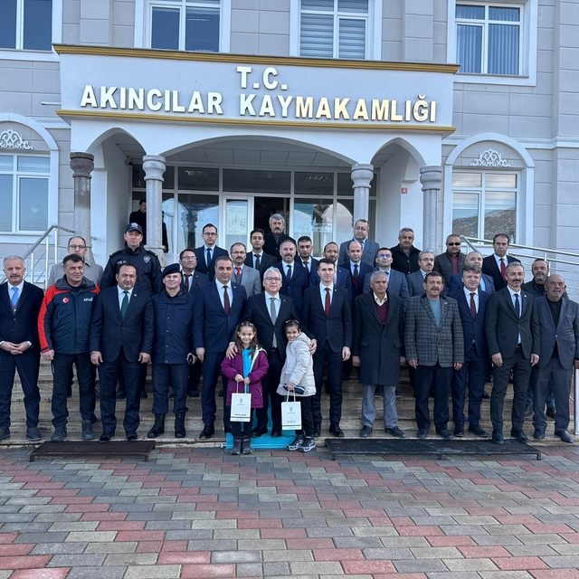 Sivas Valisi Şimşek Akıncılar ilçesini ziyaret etti