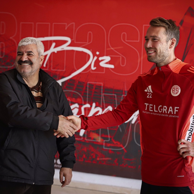 Van de Streek, Kayserispor maçındaki şutuyla taburesini kırdığı güvenlik gö...