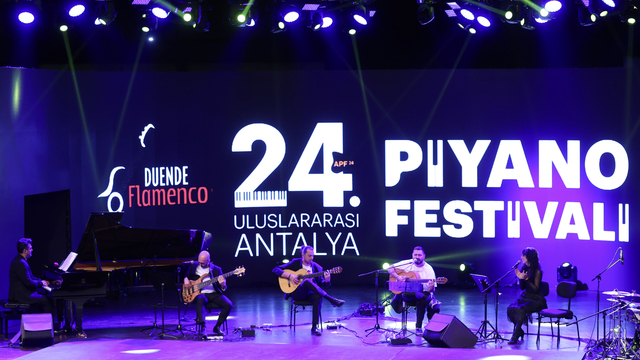 Antalya'da Piyano Festivali'nde "Duende Flamenco Feat" grubu konser verdi