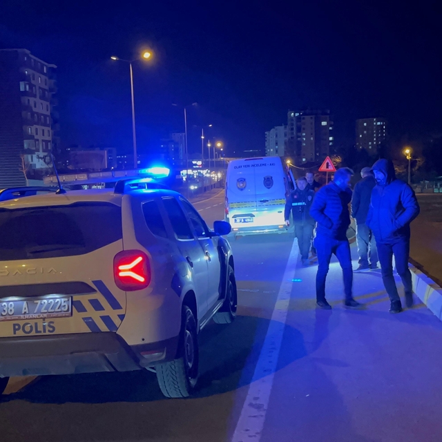 Kayseri'de kamyonetin çarptığı yaya ağır yaralandı