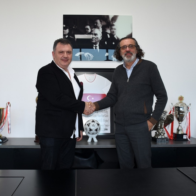 Manisa FK'da devir gerçekleşti