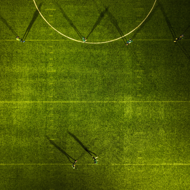 Amerikan futbolu takımı Uludağ Timsahlar, iki kulvardaki mücadelesine zorlu...