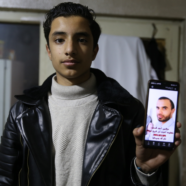 Sednaya Hapishanesi'nde ölen babalarının "mezarı" olsun istiyorlar