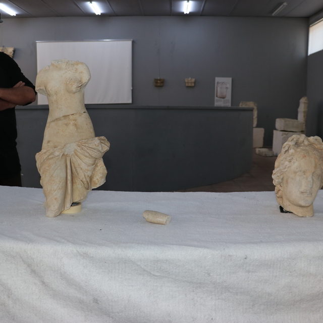 Kastamonu'daki Pompeiopolis Antik Kenti'nde iki "Afrodit" heykeli bulundu