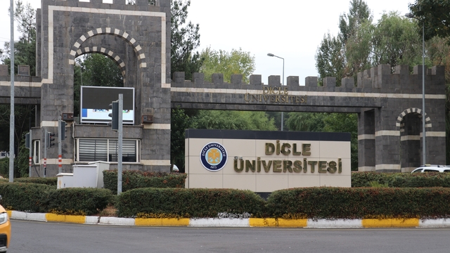 Doçent irtikap suçundan tutuklandı