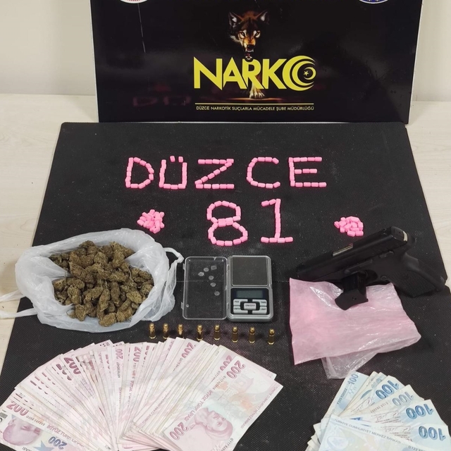 Düzce'de uyuşturucu operasyonunda yakalanan 2 şüpheli tutuklandı