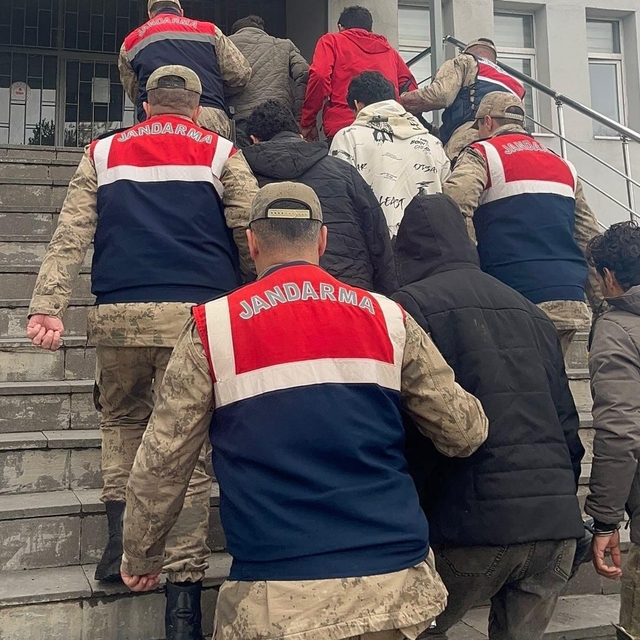 Bitlis'te 21 düzensiz göçmen yakalandı