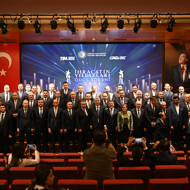 Ticaret Bakanı Ömer Bolat, Gaziantep'te ihracatçı ödül töreninde konuştu: