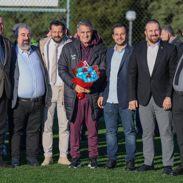 Trabzonspor'a eski asbaşkanlar ve kurul üyelerinden destek ziyareti