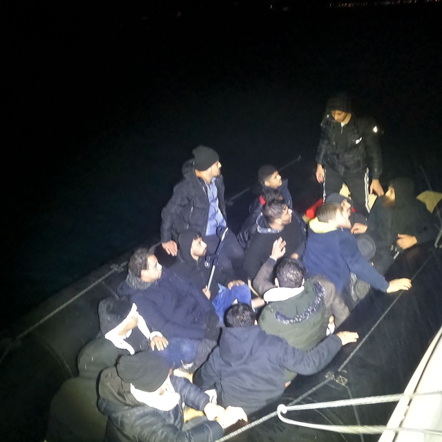 Çanakkale'de 56 düzensiz göçmen yakalandı