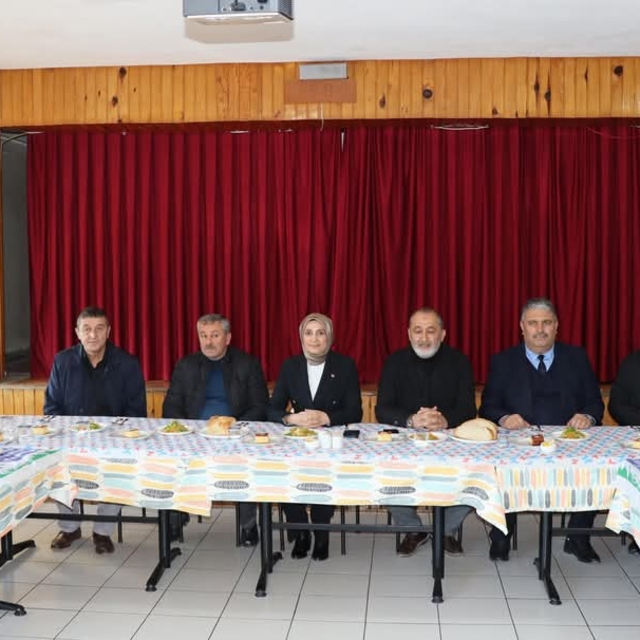 KAS-DER üyeleri Küre Yatılı Bölge Ortaokulunu ziyaret etti