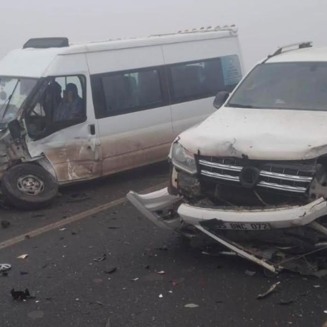 Diyarbakır'da 3 ayrı noktada zincirleme kaza: 21 yaralı