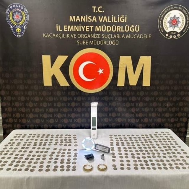 Manisa'da tarihi eser kaçakçılığı operasyonunda 4 şüpheli yakalandı