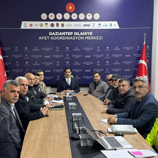 Gaziantep İslahiye'de kask takan motosiklet sürücülerine akaryakıt indirimi...