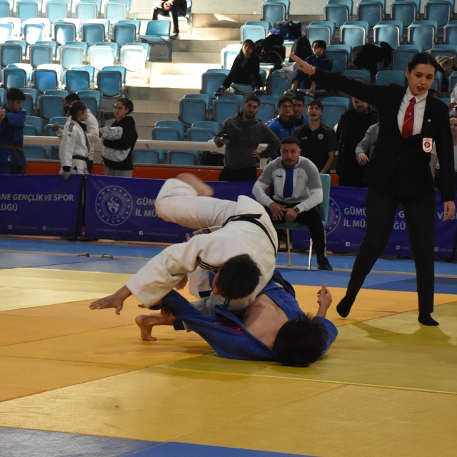 Okul Sporları Gençler Judo Grup Müsabakaları, Gümüşhane'de başladı