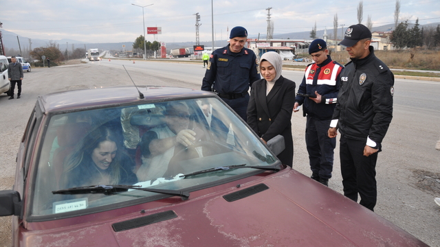 Gümüşhacıköy Kaymakamı Güneş, trafik denetimine katıldı