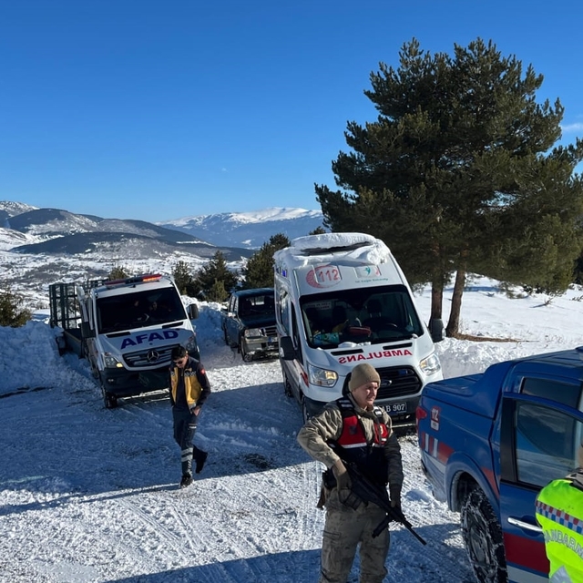Ardahan'da kar nedeniyle köyde mahsur kalan hasta kurtarıldı