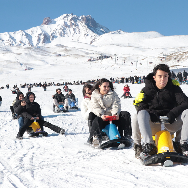 Erciyes'te hafta sonu yoğunluğu
