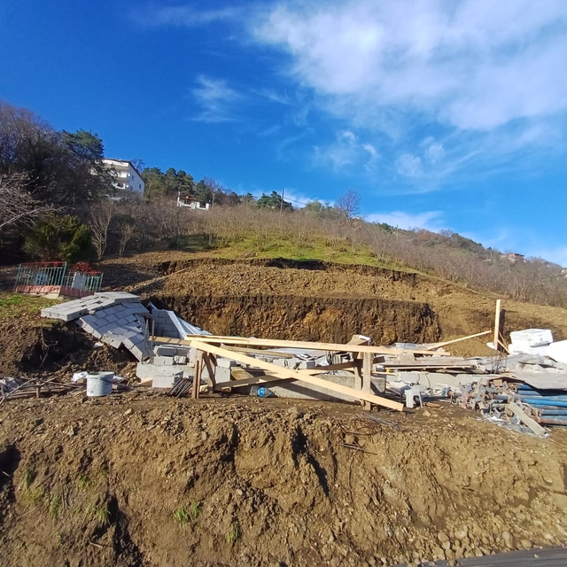 Trabzon'da istinat duvarı çöktü; 1 işçi öldü