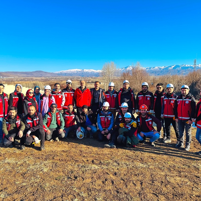 Bingöl'de 108 gönüllüye olası depremler için arama kurtarma eğitimi verildi