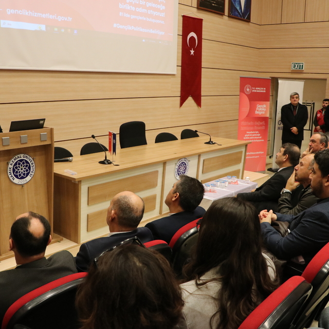 Tekirdağ'da "Gençlik Politika Belgesi Vizyonu Çalıştayı" düzenlendi