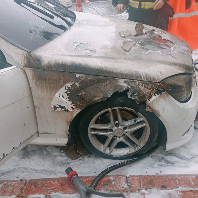 Alanya'da seyir halindeki otomobil yandı