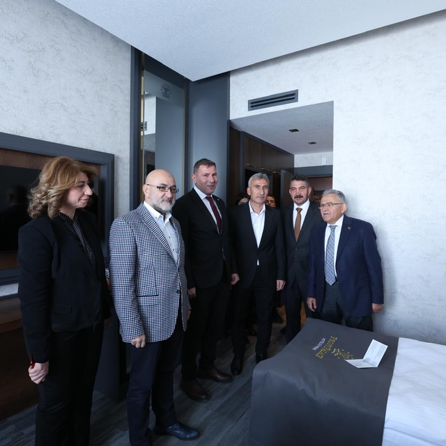 Başkan Büyükkılıç, Erciyes'te otel açılışına katıldı