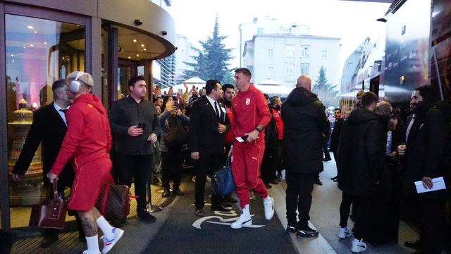 Galatasaray kafilesi Kayseri'de coşkuyla karşılandı