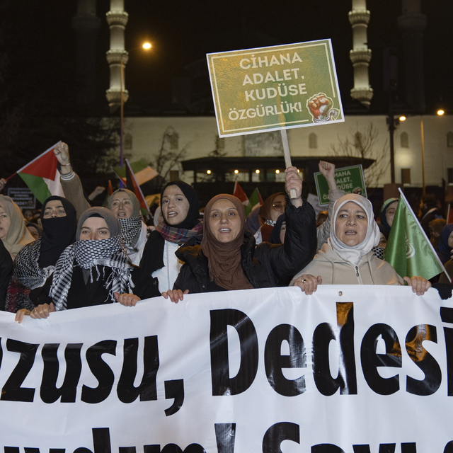 Ankara'da, İsrail'in Gazze'ye yönelik saldırılarını protesto için yürüyüş y...