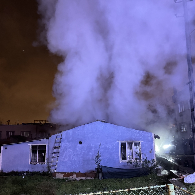 Bursa'da tek katlı evde çıkan yangın söndürüldü