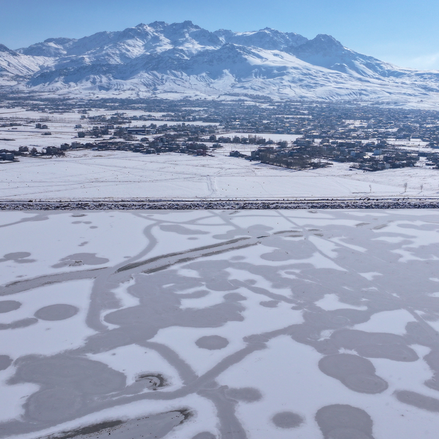 Van'daki Sıhke Gölü tamamen dondu