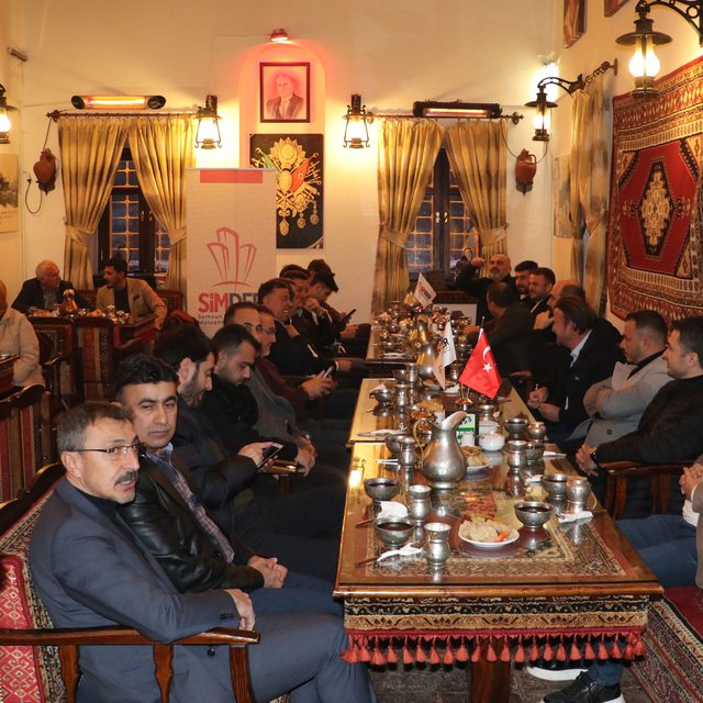 Havza'da inşaatçı ve müteahhitler ile bir araya geldi