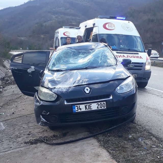 Tokat'ta devrilen otomobildeki aynı aileden 3 kişi yaralandı