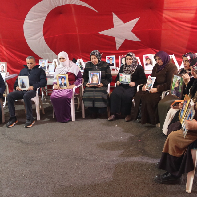 Diyarbakır annelerinden evlatlarına "teslim ol" çağrısı