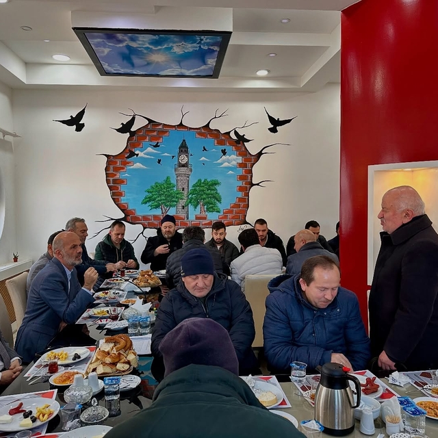 Ladik Belediye Başkanı Adnan Topal ilçe esnafı ile buluştu