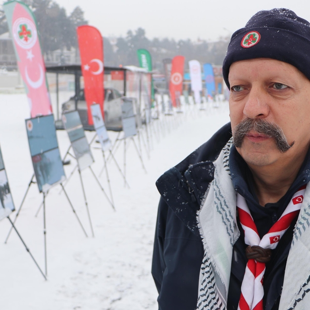 İzcilerden kar altında Allahuekber şehitlerini anma sergisi