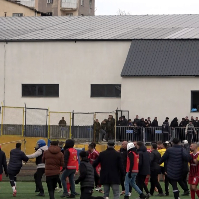 Bitlis'te bölgesel amatör maçı sonrası olaylar çıktı