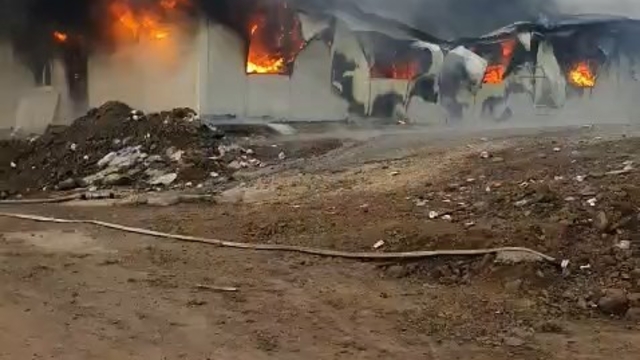 Elazığ'da işçilerinin kaldığı konteynerlerde yangın: 3 yaralı