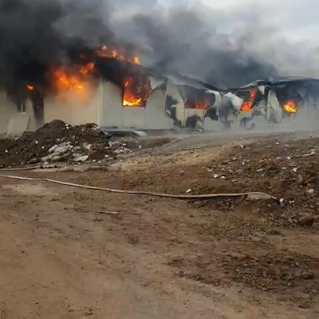 Elazığ'da işçilerinin kaldığı konteynerlerde yangın: 3 yaralı